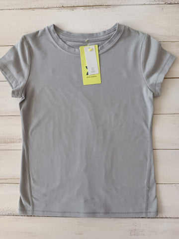 NUEVA Polera All In Motion Talla 6-7 Gris claro.