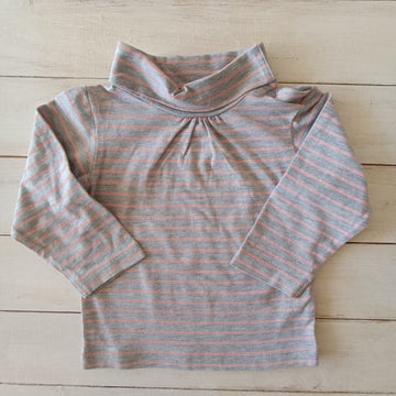 Beatle All basics 12M Gris Claro Rayado rosa. Broche parte superior izquierda