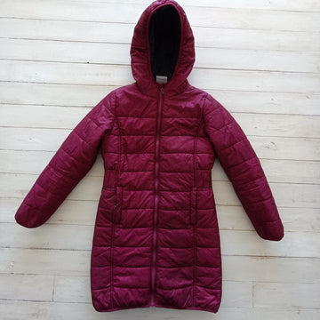 Parka Yigga T10 Burdeo con triángulos negros pequeños. Acolchada.