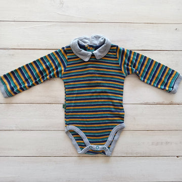 Body Pillín 3M Líneas mostaza, verde y azul. Con cuello gris