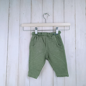 Pantalón Zara 6-9M Verde.