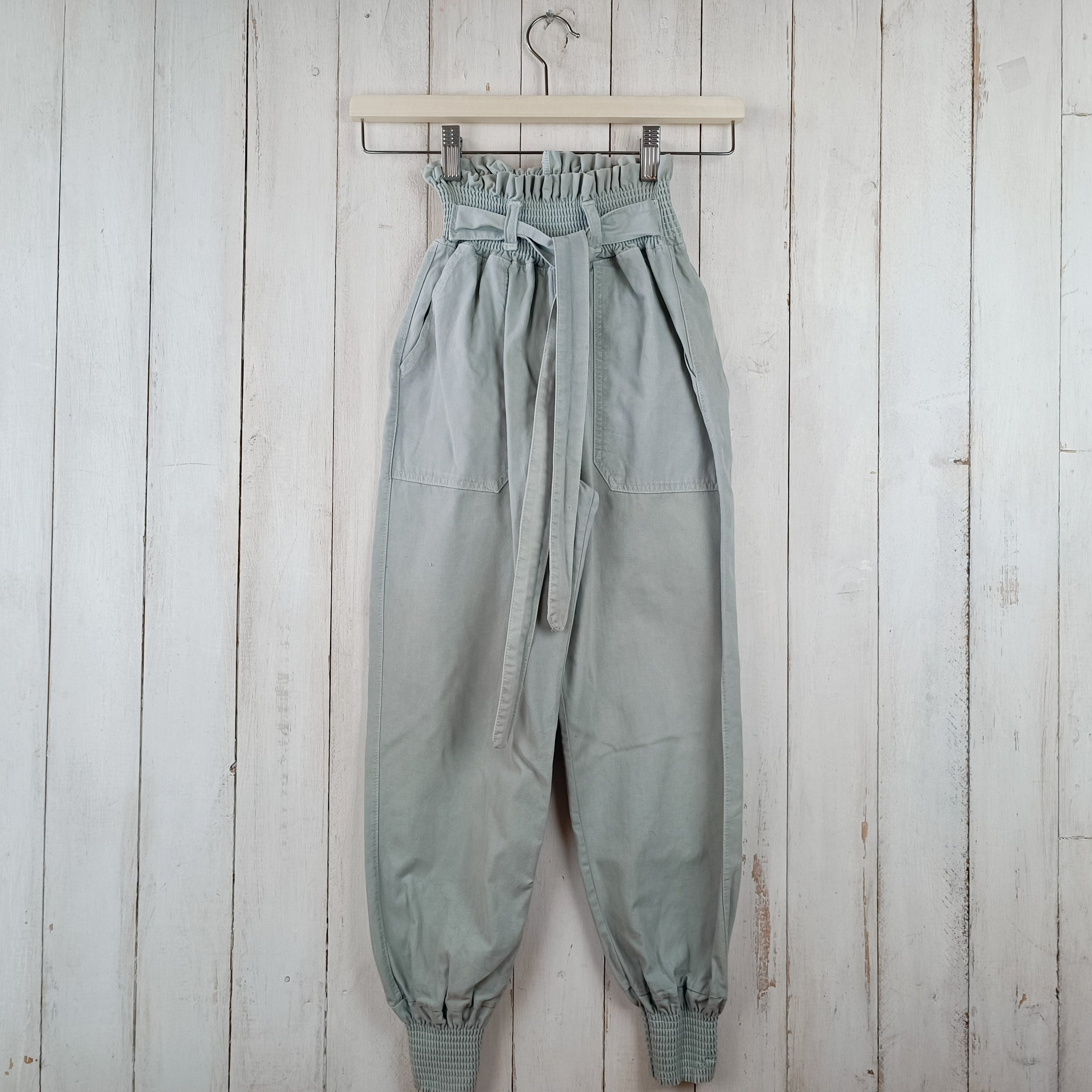 Pantalón Jogger Sin Marca T14 Gris claro.