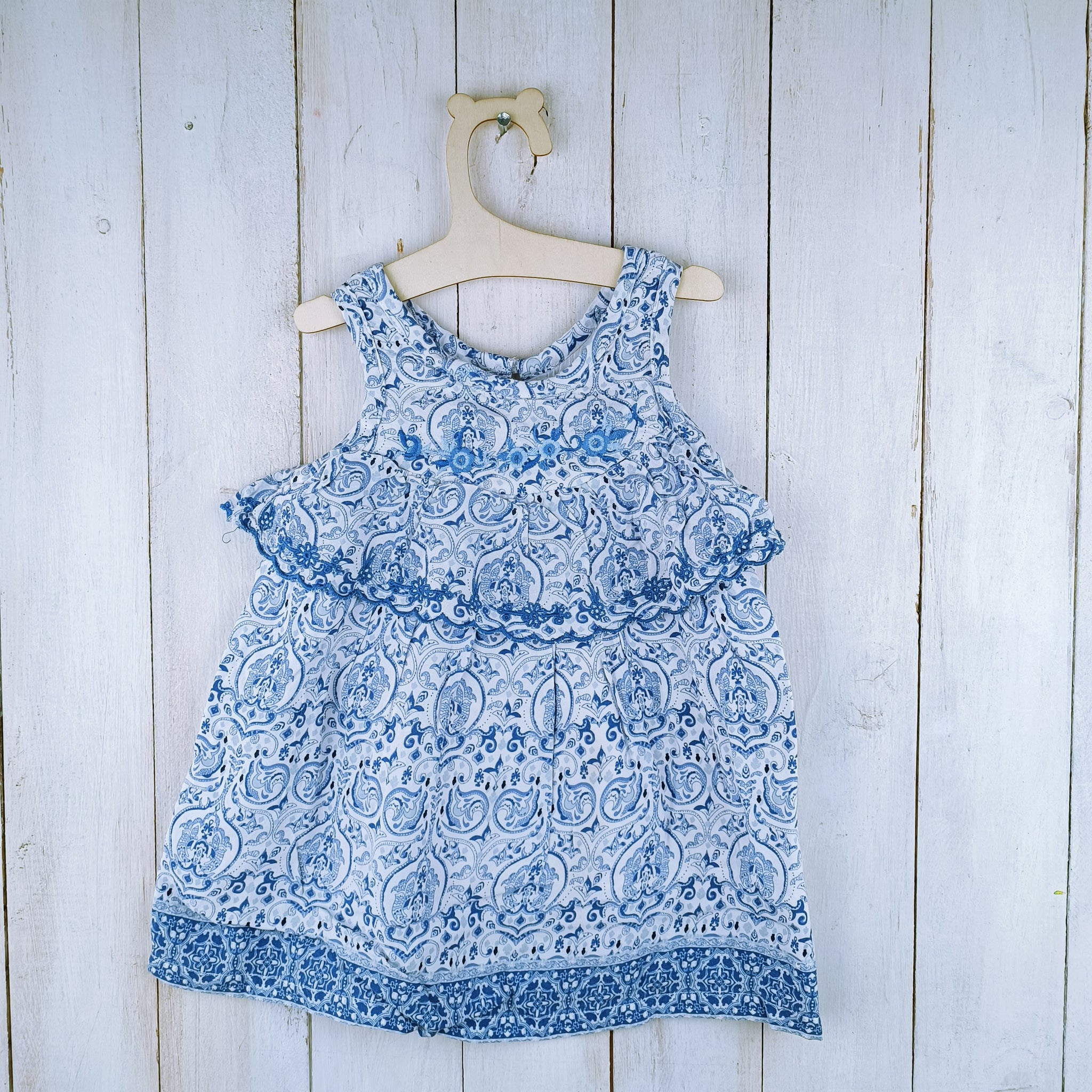 Vestido Colloky Talla 6-9 Meses. Blanco Flores Azules. Bordado Azul