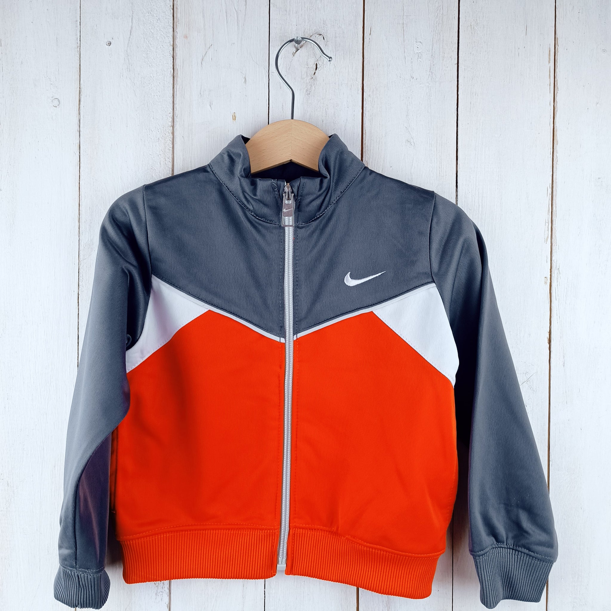 Polerón Nike Talla 2 Gris Naranjo y Blanco