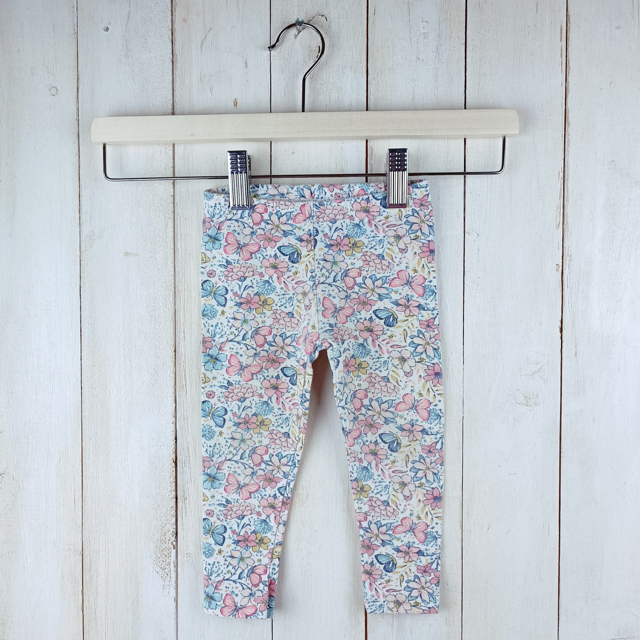 Calza Carter´s 12-18M Blanca. Flores y Mariposas