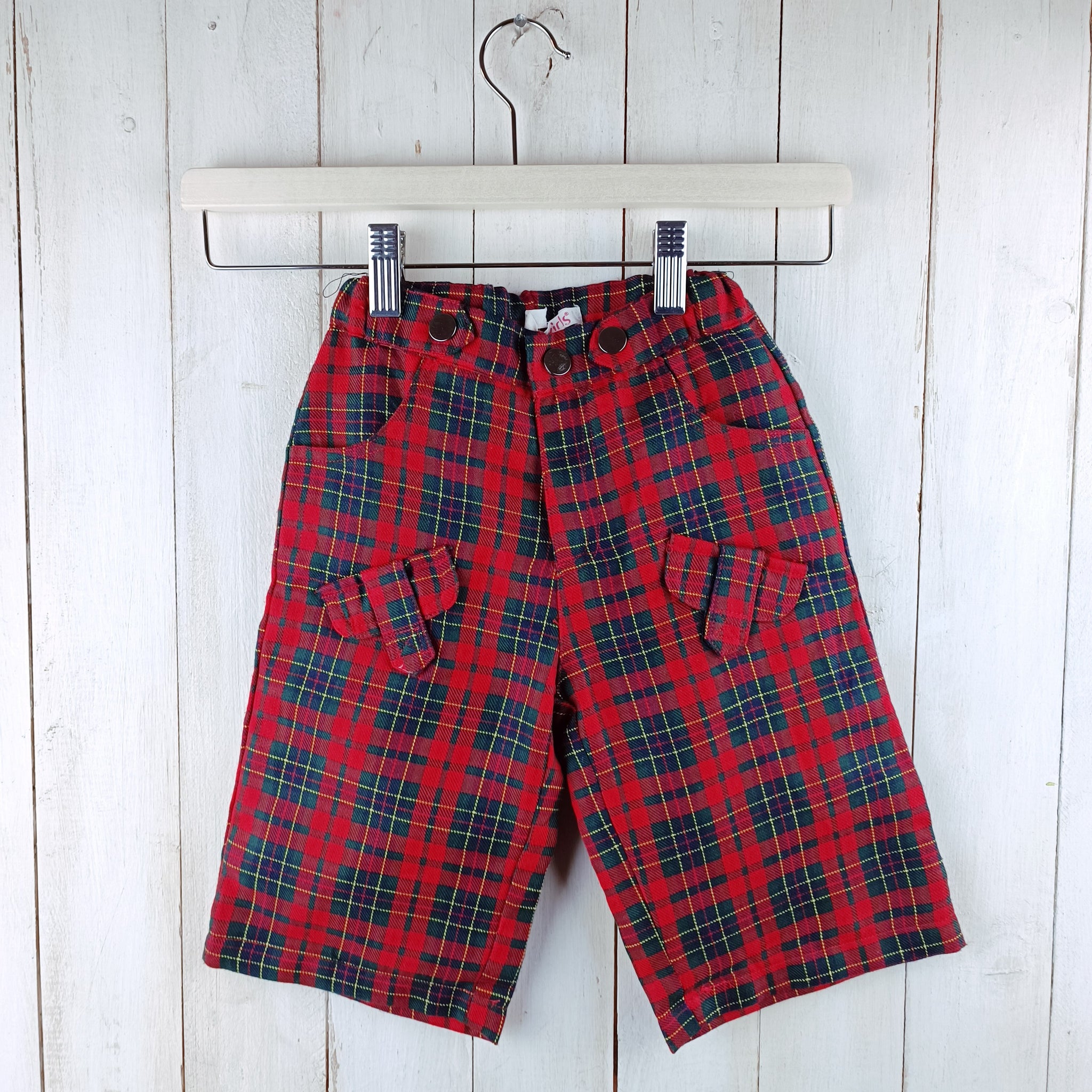 NUEVO Pantalón AKR Kids Talla 4 Cuadros Rojos y Negros. Forro Interior. Cintura Ajustable