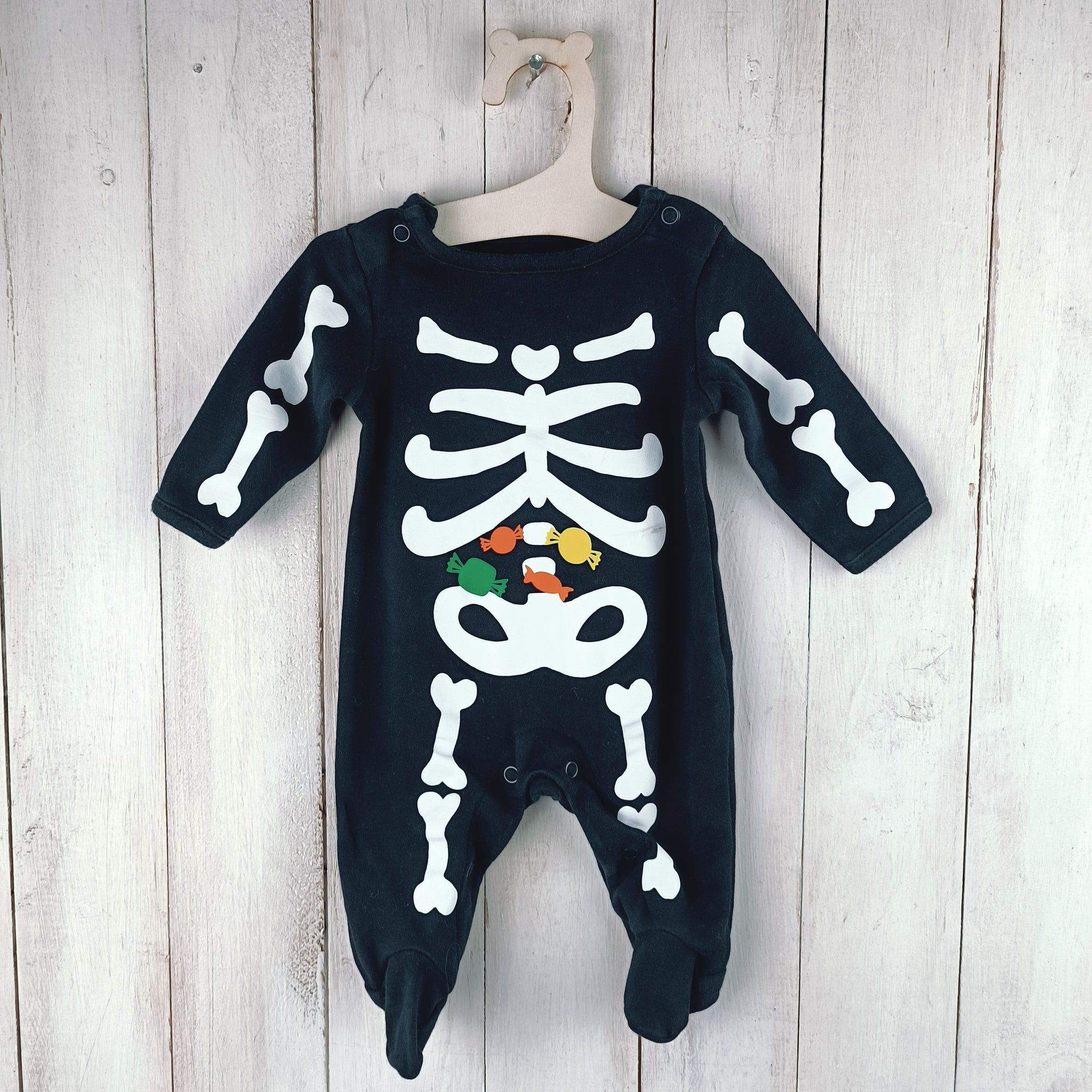 NUEVO Osito Carter´s Talla 0-3 meses. Negro Halloween