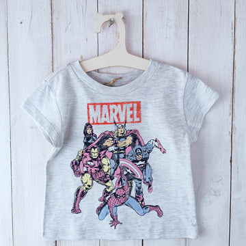 Polera Marvel Gris. Talla 12 meses. Super héroes.