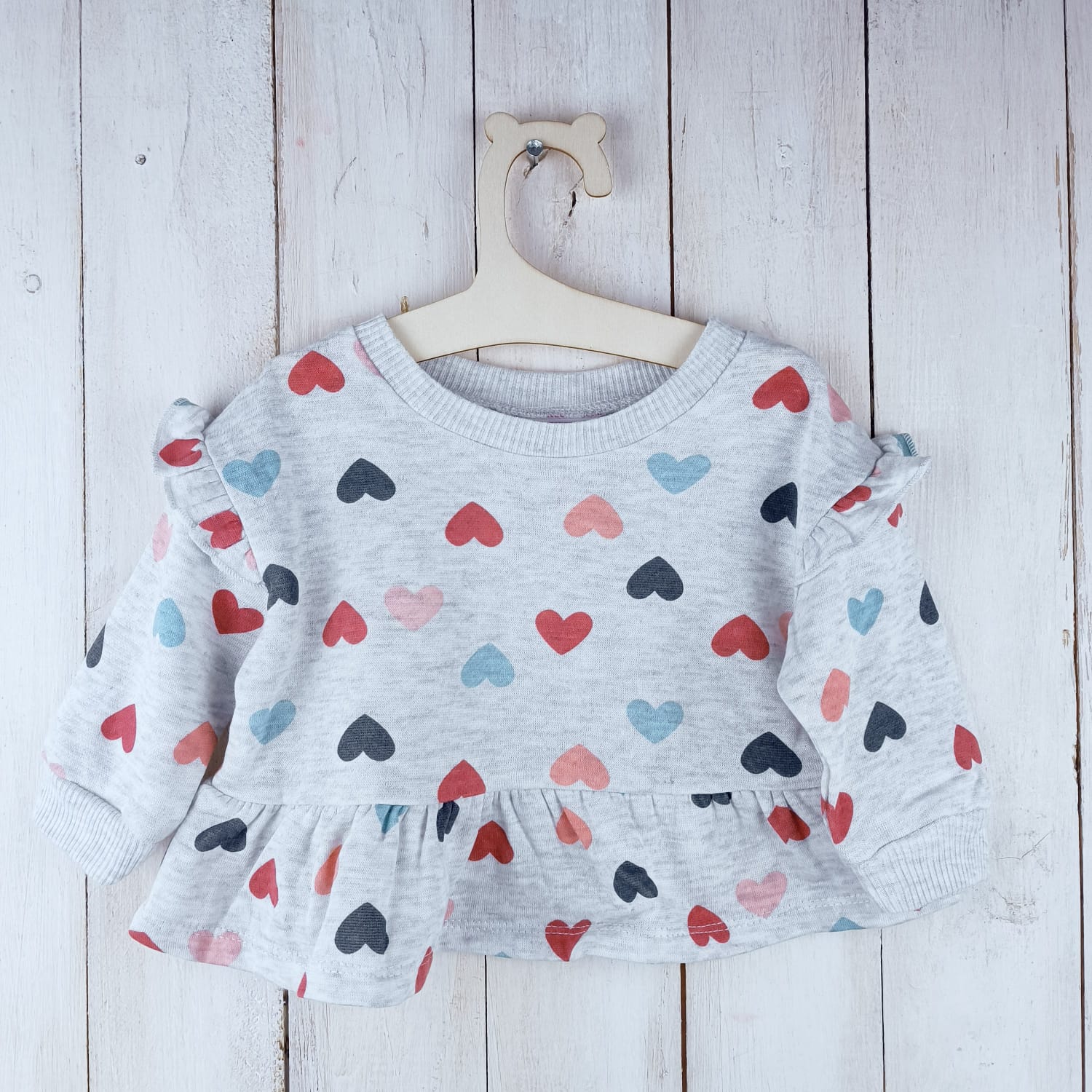 Vestido Just Lizzy 3-6M Gris claro. Corazones coleres.