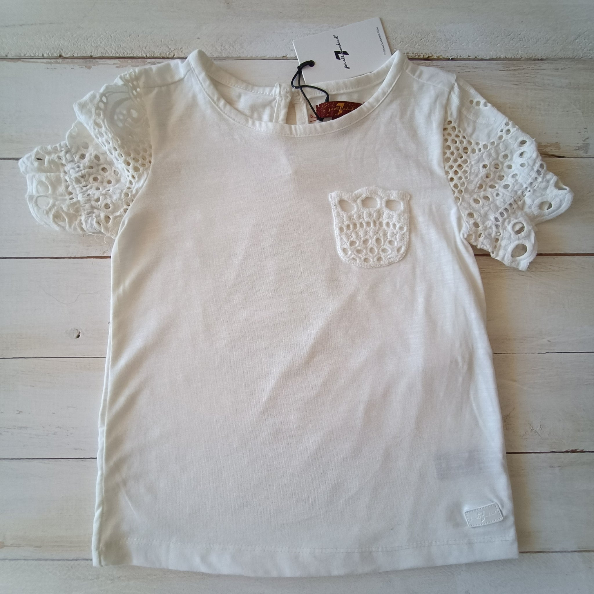 NUEVA Polera 7 For all Mankind Talla 4 Blanca. Mangas Broderí