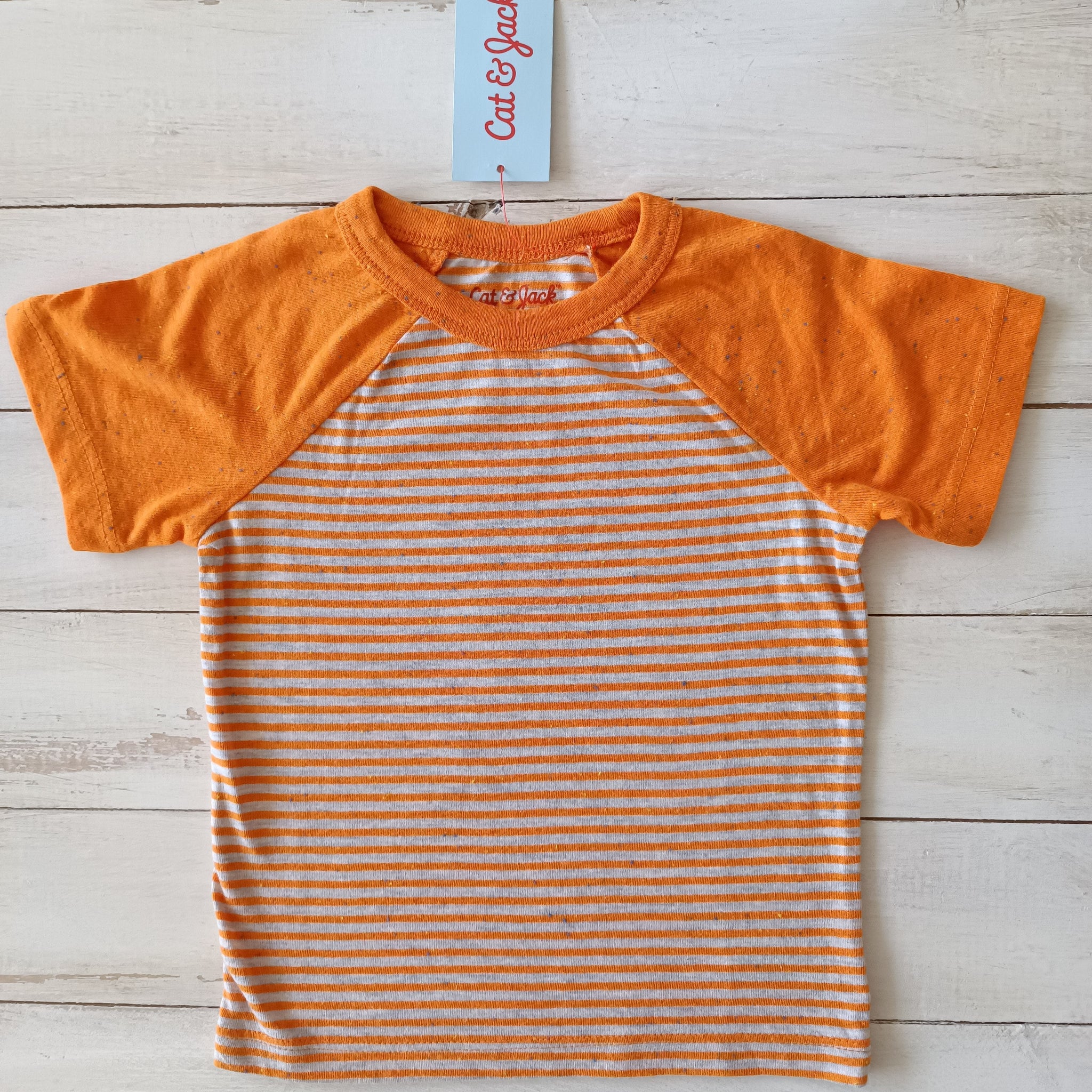 NUEVA Polera Cat & Jack Talla 12M Mangas Naranjas.