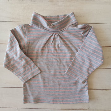 Beatle All basics 12M Gris Claro Rayado rosa. Broche parte superior izquierda