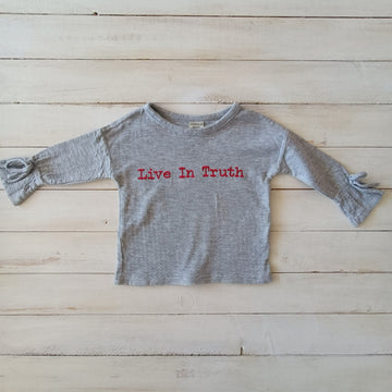 Polera Coniglio 18 M Gris, Letras rojas