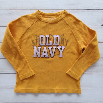 Polera Old Navy T5. Amarilla. Letras blancas Old Navy