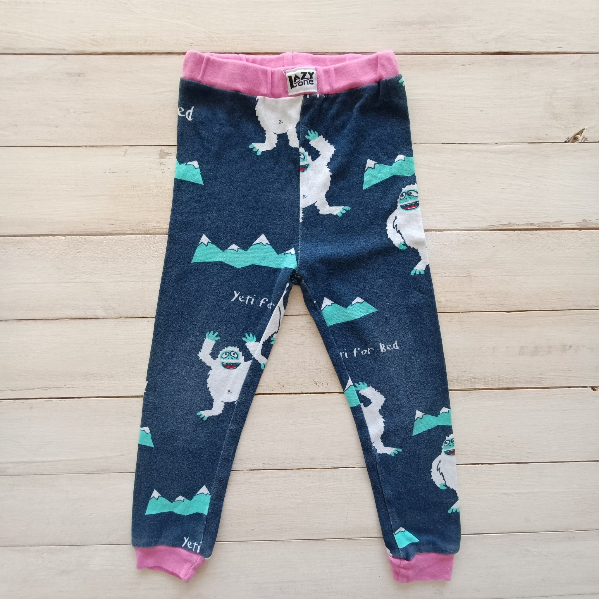 Pantalón pijama T2 Azul con figuras de nieve  y montañas
