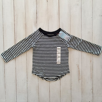 NUEVO Polera Cat & Jack T5 Lineas negras y blancas