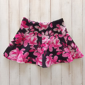 NUEVA Falda Forever 21 Talla 8 Negra. Flores fuccias.