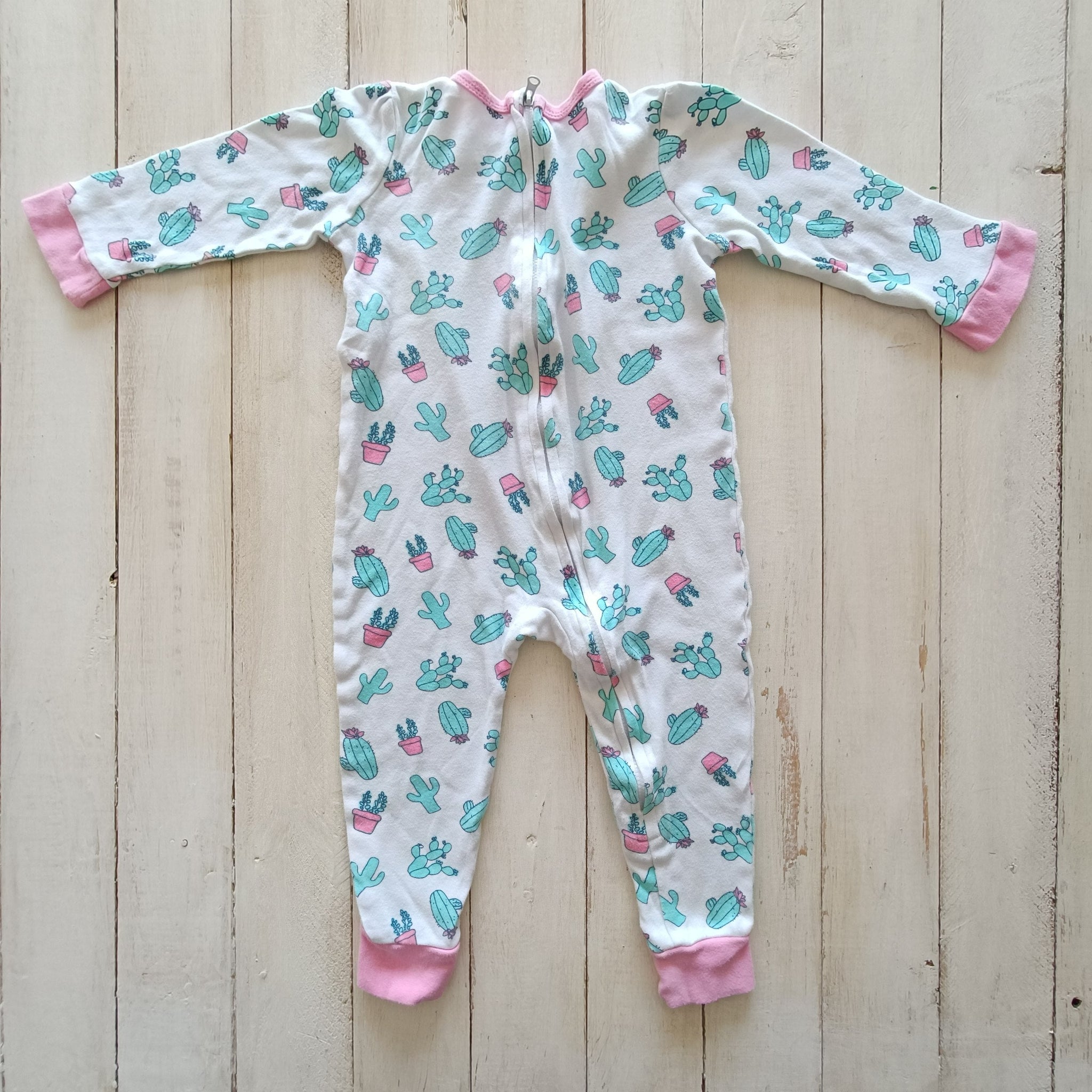 Osito Urb Talla 18-24M Blanco. Cactus.