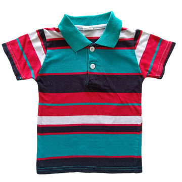 Polera Towble T6 Franjas horizontales verdes, rojas, blancas. Cuello verde.