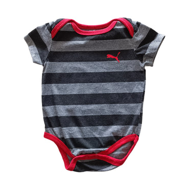 Body Puma 0-3M Rayas grises y negras.