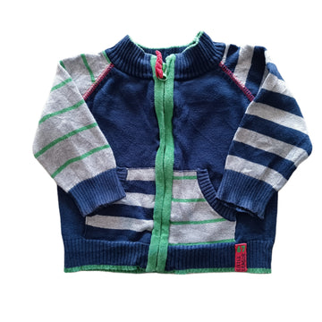 Chaleco Tiny Little Wonders 3-6M Azul. Mangas grises rayas verdes y azules.